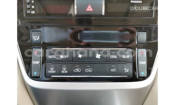 Ra Imported Toyota Land Cruiser funfun Ọkọ̀ in Import - Dubai ni Ashanti Ra Imported Toyota Land Cruiser funfun Ọkọ̀ in Import - Dubai ni Ashanti