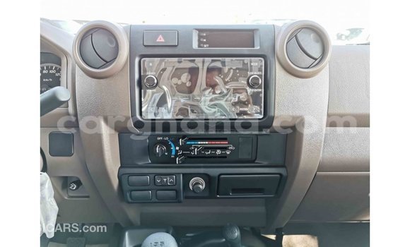 Buy Import Toyota Land Cruiser White Car in Import - Dubai in Ashanti Buy Import Toyota Land Cruiser White Car in Import - Dubai in Ashanti