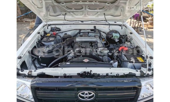 Buy Import Toyota Land Cruiser White Car in Import - Dubai in Ashanti Buy Import Toyota Land Cruiser White Car in Import - Dubai in Ashanti