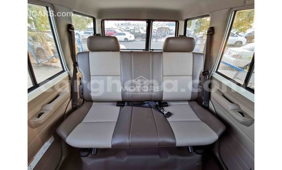 Buy Import Toyota Land Cruiser White Car in Import - Dubai in Ashanti Buy Import Toyota Land Cruiser White Car in Import - Dubai in Ashanti