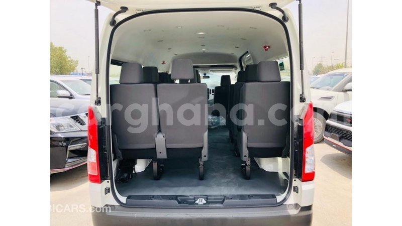 Big with watermark toyota hiace ashanti import dubai 14504