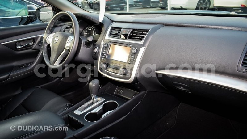 Big with watermark nissan altima ashanti import dubai 14517