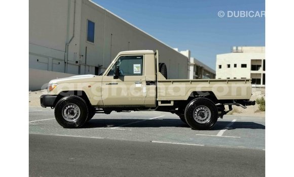 Sayi Imported Toyota Land Cruiser M Mota in Import - Dubai a Ashanti Sayi Imported Toyota Land Cruiser M Mota in Import - Dubai a Ashanti