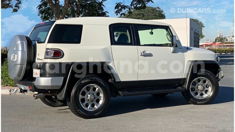 Big with watermark toyota fj cruiser ashanti import dubai 14524