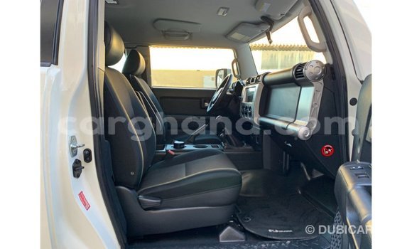 Buy Import Toyota FJ Cruiser White Car in Import - Dubai in Ashanti Buy Import Toyota FJ Cruiser White Car in Import - Dubai in Ashanti