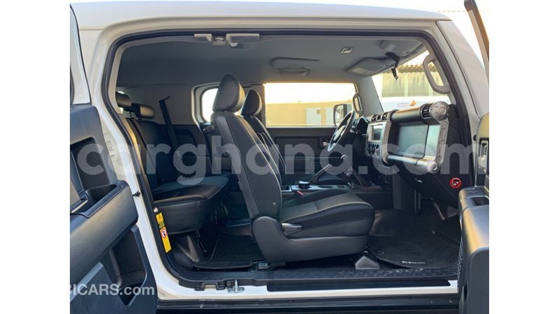 Big with watermark toyota fj cruiser ashanti import dubai 14524