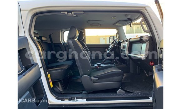 Buy Import Toyota FJ Cruiser White Car in Import - Dubai in Ashanti Buy Import Toyota FJ Cruiser White Car in Import - Dubai in Ashanti