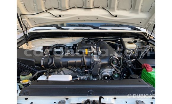 Buy Import Toyota FJ Cruiser White Car in Import - Dubai in Ashanti Buy Import Toyota FJ Cruiser White Car in Import - Dubai in Ashanti