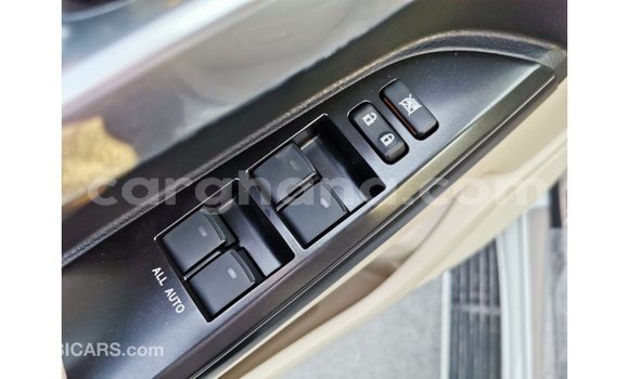 Ra Imported Toyota Land Cruiser funfun Ọkọ̀ in Import - Dubai ni Ashanti Ra Imported Toyota Land Cruiser funfun Ọkọ̀ in Import - Dubai ni Ashanti