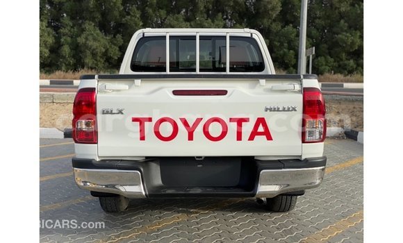 Ra Imported Toyota Hilux funfun Ọkọ̀ in Import - Dubai ni Ashanti Ra Imported Toyota Hilux funfun Ọkọ̀ in Import - Dubai ni Ashanti
