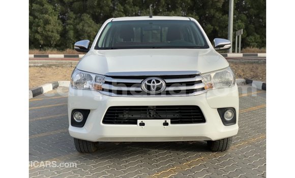 Ra Imported Toyota Hilux funfun Ọkọ̀ in Import - Dubai ni Ashanti Ra Imported Toyota Hilux funfun Ọkọ̀ in Import - Dubai ni Ashanti