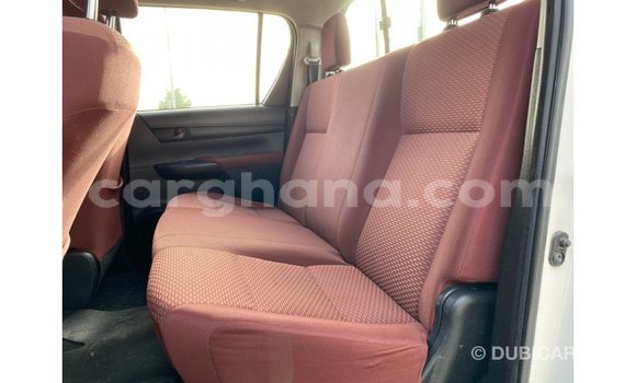 Ra Imported Toyota Hilux funfun Ọkọ̀ in Import - Dubai ni Ashanti Ra Imported Toyota Hilux funfun Ọkọ̀ in Import - Dubai ni Ashanti