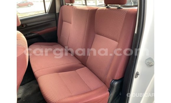 Ra Imported Toyota Hilux funfun Ọkọ̀ in Import - Dubai ni Ashanti Ra Imported Toyota Hilux funfun Ọkọ̀ in Import - Dubai ni Ashanti