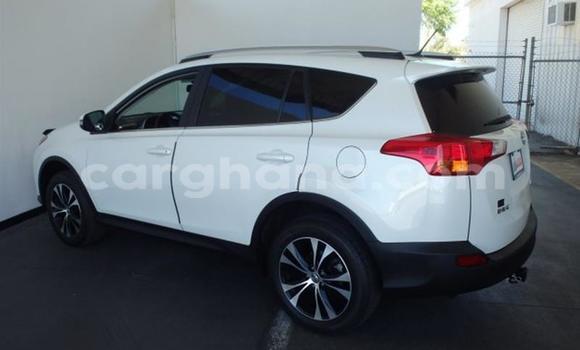 Sayi Na hannu Toyota RAV4 White Mota in Accra a Greater Accra Sayi Na hannu Toyota RAV4 White Mota in Accra a Greater Accra