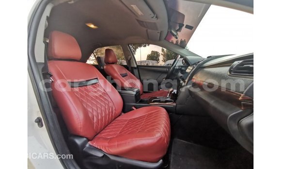 Ra Imported Toyota Camry funfun Ọkọ̀ in Import - Dubai ni Ashanti Ra Imported Toyota Camry funfun Ọkọ̀ in Import - Dubai ni Ashanti