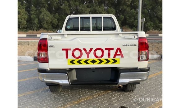 Buy Import Toyota Hilux White Car in Import - Dubai in Ashanti Buy Import Toyota Hilux White Car in Import - Dubai in Ashanti
