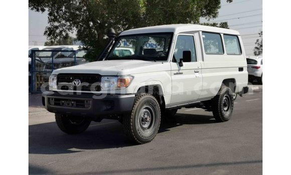 Buy Import Toyota Land Cruiser White Car in Import - Dubai in Ashanti Buy Import Toyota Land Cruiser White Car in Import - Dubai in Ashanti