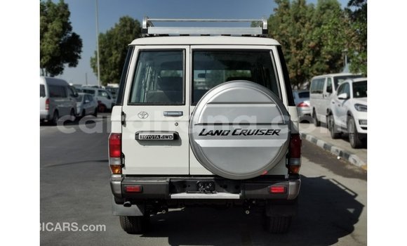 Sayi Imported Toyota Land Cruiser White Mota in Import - Dubai a Ashanti Sayi Imported Toyota Land Cruiser White Mota in Import - Dubai a Ashanti