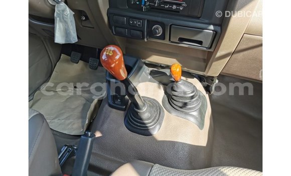 Sayi Imported Toyota Land Cruiser White Mota in Import - Dubai a Ashanti Sayi Imported Toyota Land Cruiser White Mota in Import - Dubai a Ashanti
