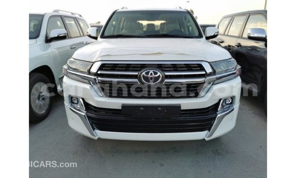 Sayi Imported Toyota Land Cruiser White Mota in Import - Dubai a Ashanti Sayi Imported Toyota Land Cruiser White Mota in Import - Dubai a Ashanti
