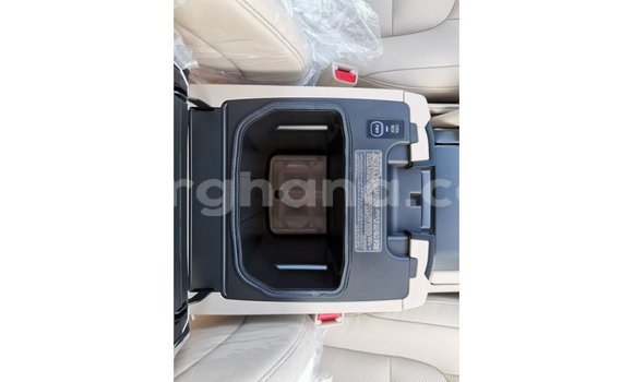 Sayi Imported Toyota Land Cruiser White Mota in Import - Dubai a Ashanti Sayi Imported Toyota Land Cruiser White Mota in Import - Dubai a Ashanti