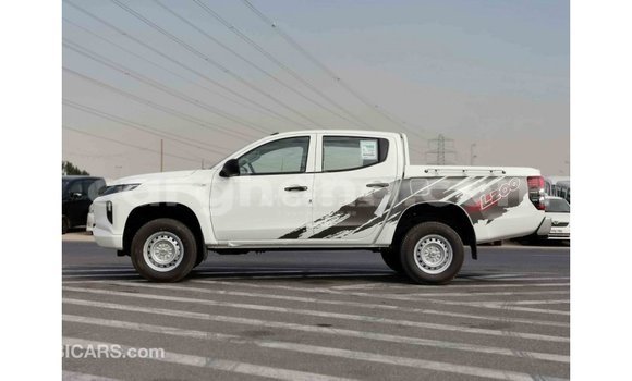Buy Import Mitsubishi L200 White Car in Import - Dubai in Ashanti Buy Import Mitsubishi L200 White Car in Import - Dubai in Ashanti