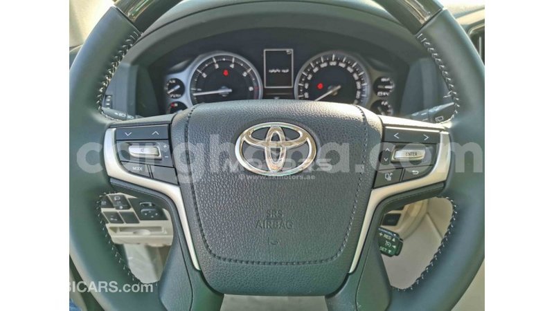 Big with watermark toyota land cruiser ashanti import dubai 14653