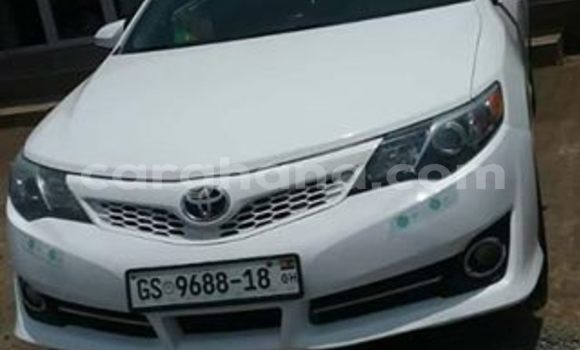 Sayi Na hannu Toyota Camry White Mota in Accra a Greater Accra Sayi Na hannu Toyota Camry White Mota in Accra a Greater Accra