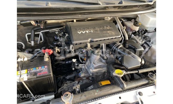 Sayi Imported Toyota Avanza White Mota in Import - Dubai a Ashanti Sayi Imported Toyota Avanza White Mota in Import - Dubai a Ashanti