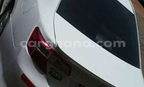 Sayi Na hannu Toyota Camry White Mota in Accra a Greater Accra Sayi Na hannu Toyota Camry White Mota in Accra a Greater Accra
