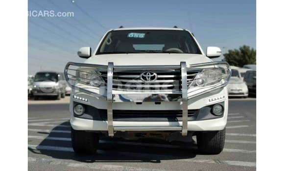 Sayi Imported Toyota Fortuner White Mota in Import - Dubai a Ashanti Sayi Imported Toyota Fortuner White Mota in Import - Dubai a Ashanti