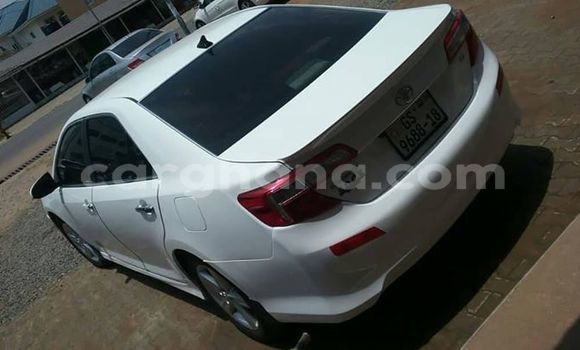 Sayi Na hannu Toyota Camry White Mota in Accra a Greater Accra Sayi Na hannu Toyota Camry White Mota in Accra a Greater Accra