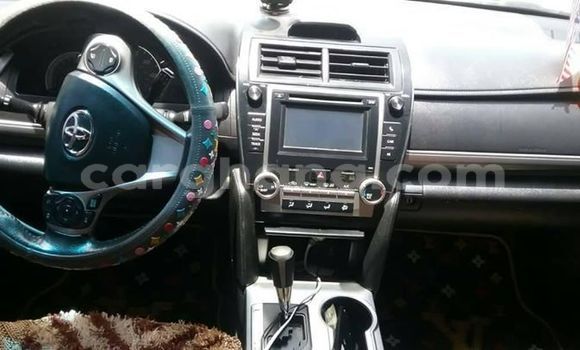 Sayi Na hannu Toyota Camry White Mota in Accra a Greater Accra Sayi Na hannu Toyota Camry White Mota in Accra a Greater Accra