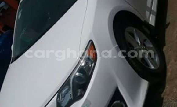 Sayi Na hannu Toyota Camry White Mota in Accra a Greater Accra Sayi Na hannu Toyota Camry White Mota in Accra a Greater Accra
