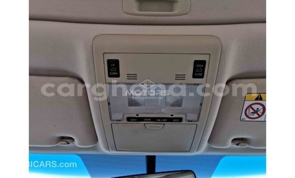 Sayi Imported Toyota Land Cruiser White Mota in Import - Dubai a Ashanti Sayi Imported Toyota Land Cruiser White Mota in Import - Dubai a Ashanti