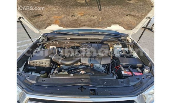 Sayi Imported Toyota Land Cruiser White Mota in Import - Dubai a Ashanti Sayi Imported Toyota Land Cruiser White Mota in Import - Dubai a Ashanti