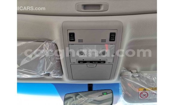 Sayi Imported Toyota Land Cruiser White Mota in Import - Dubai a Ashanti Sayi Imported Toyota Land Cruiser White Mota in Import - Dubai a Ashanti