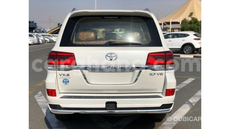 Big with watermark toyota land cruiser ashanti import dubai 14685