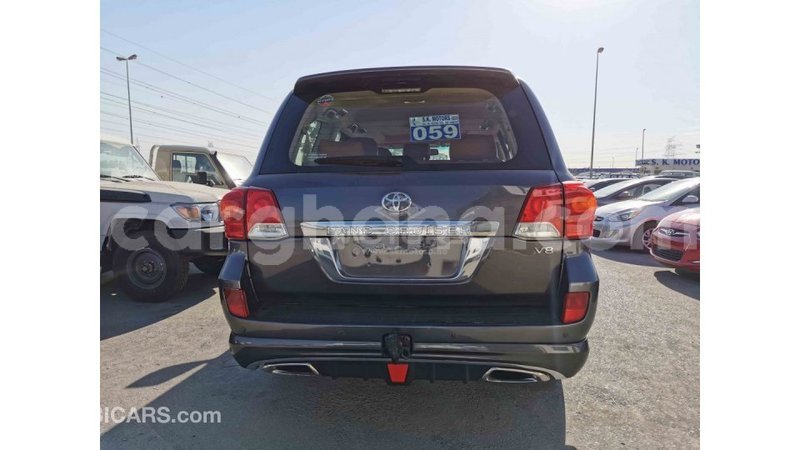 Big with watermark toyota land cruiser ashanti import dubai 14690