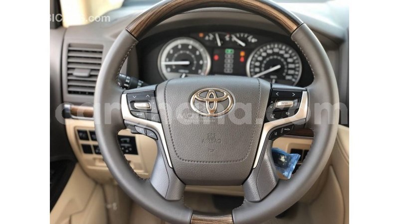 Big with watermark toyota land cruiser ashanti import dubai 14693