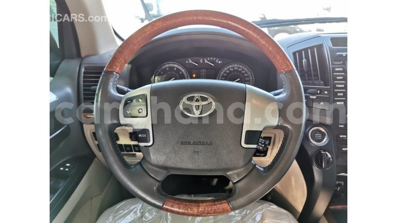 Big with watermark toyota land cruiser ashanti import dubai 14704