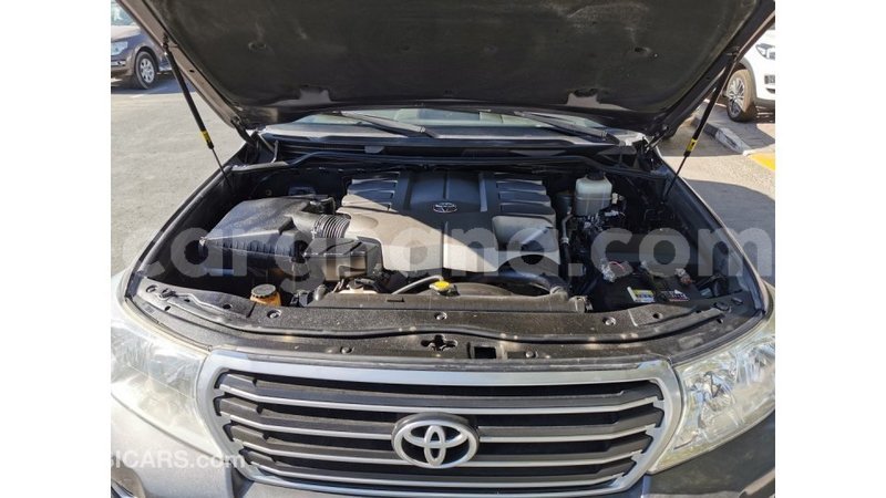 Big with watermark toyota land cruiser ashanti import dubai 14704