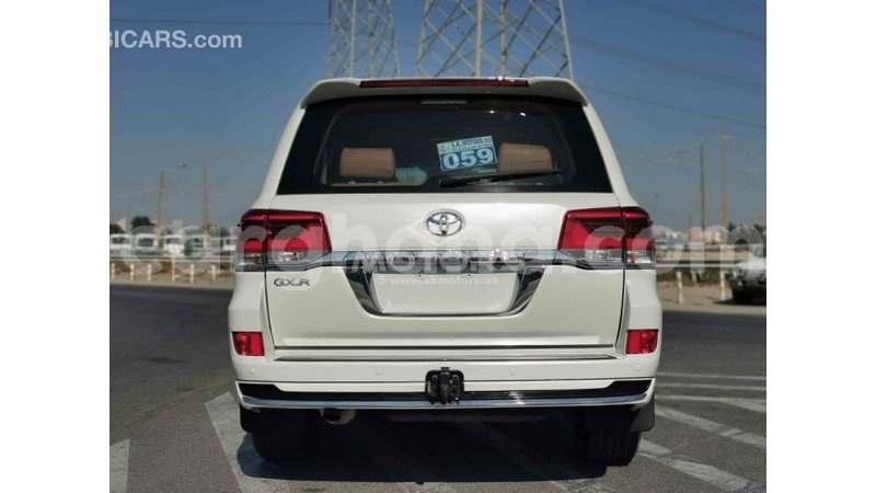 Big with watermark toyota land cruiser ashanti import dubai 14714