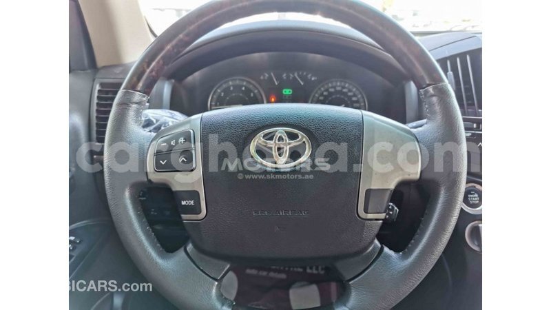 Big with watermark toyota land cruiser ashanti import dubai 14714