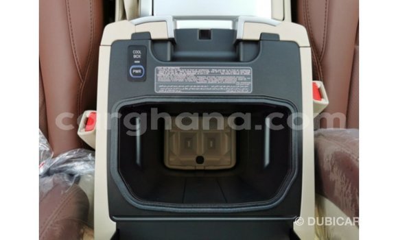 Sayi Imported Toyota Land Cruiser White Mota in Import - Dubai a Ashanti Sayi Imported Toyota Land Cruiser White Mota in Import - Dubai a Ashanti