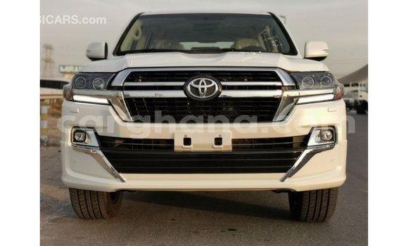 Sayi Imported Toyota Land Cruiser White Mota in Import - Dubai a Ashanti Sayi Imported Toyota Land Cruiser White Mota in Import - Dubai a Ashanti