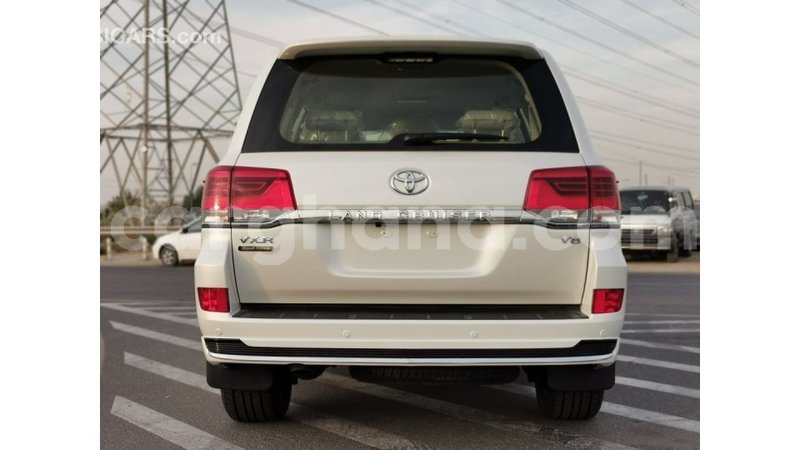 Big with watermark toyota land cruiser ashanti import dubai 14719