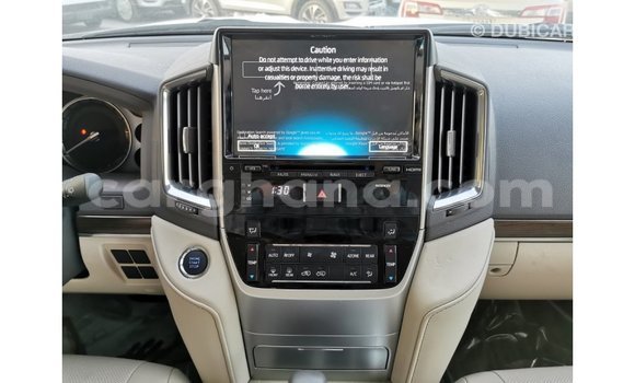 Sayi Imported Toyota Land Cruiser White Mota in Import - Dubai a Ashanti Sayi Imported Toyota Land Cruiser White Mota in Import - Dubai a Ashanti