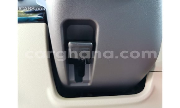 Sayi Imported Toyota Prado White Mota in Import - Dubai a Ashanti Sayi Imported Toyota Prado White Mota in Import - Dubai a Ashanti