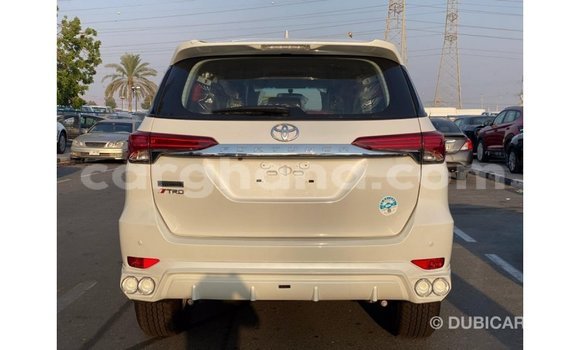 Ra Imported Toyota Fortuner funfun Ọkọ̀ in Import - Dubai ni Ashanti Ra Imported Toyota Fortuner funfun Ọkọ̀ in Import - Dubai ni Ashanti